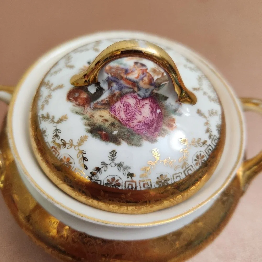 Edgewood China Warranted 22 Karat Gold Floral Decorative Sugar Bowl